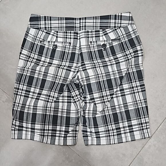 Ann Taylor Signature Fit Shorts - Picture 2 of 3